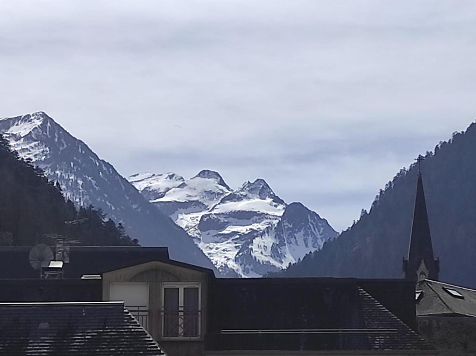 Pied Telecabine Pas De L'ours 4 Personnes Cauterets